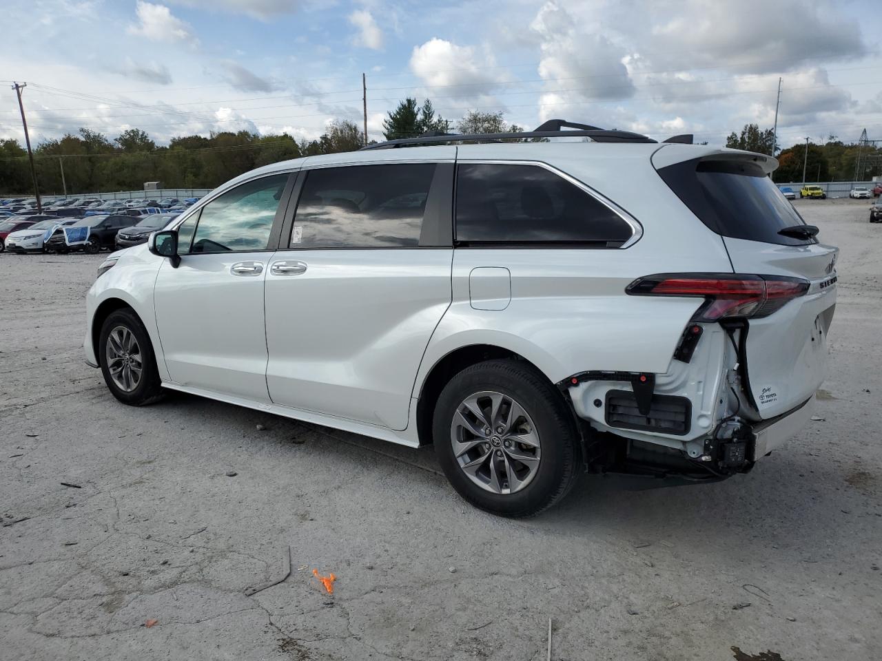 2022 TOYOTA SIENNA XLE VIN:5TDYRKEC2NS134018