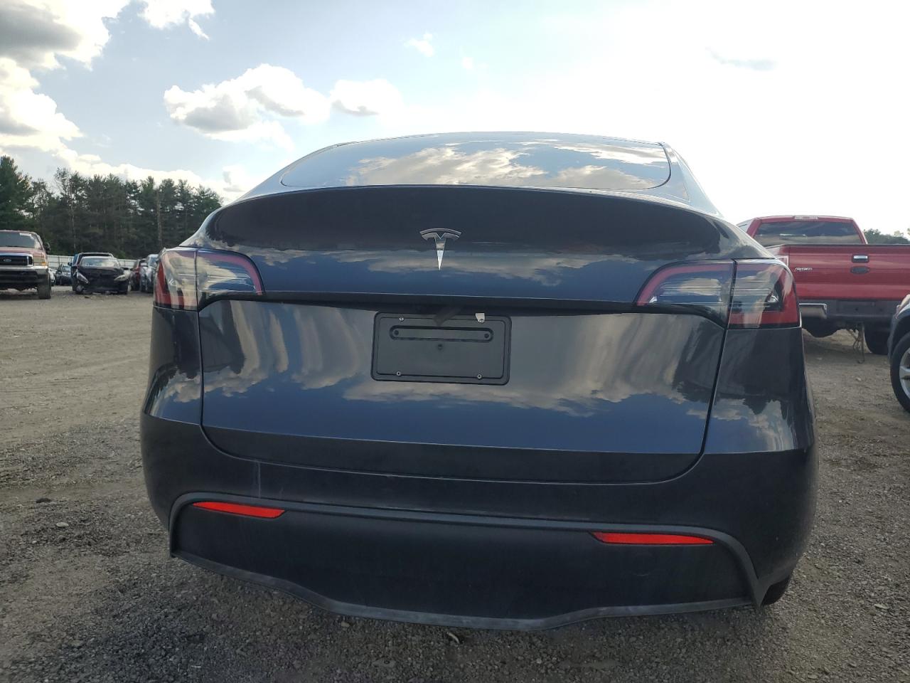 2024 TESLA MODEL Y  VIN:7SAYGDED3RF052466