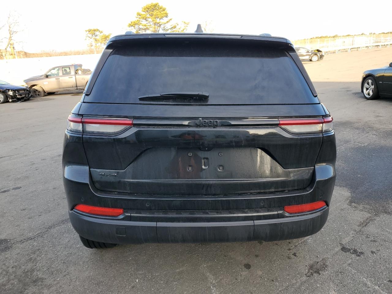 2024 JEEP GRAND CHEROKEE LAREDO VIN:1C4RJHAG0R8587538