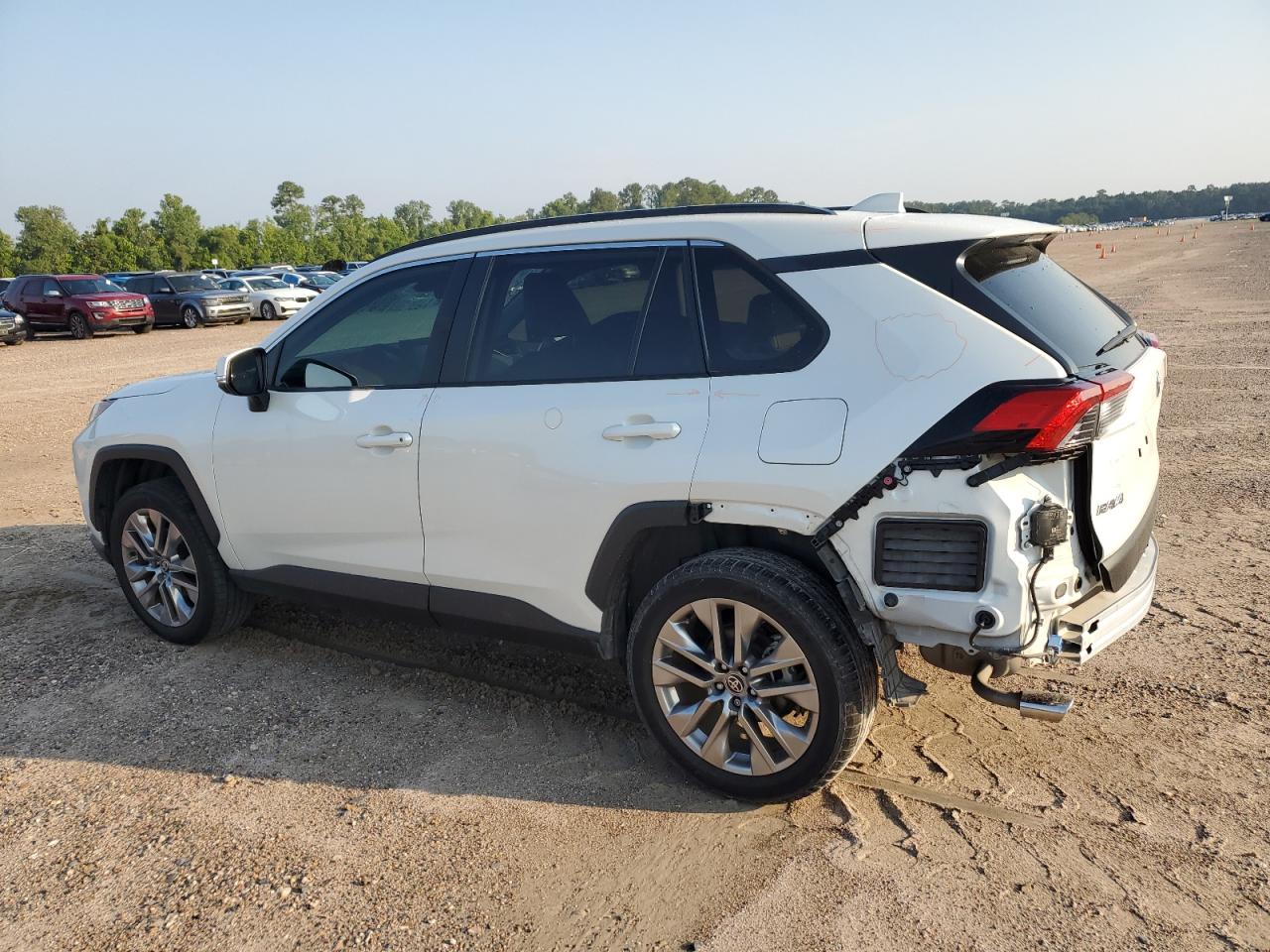 2022 TOYOTA RAV4 XLE PREMIUM VIN:JTMC1RFV1NJ024052