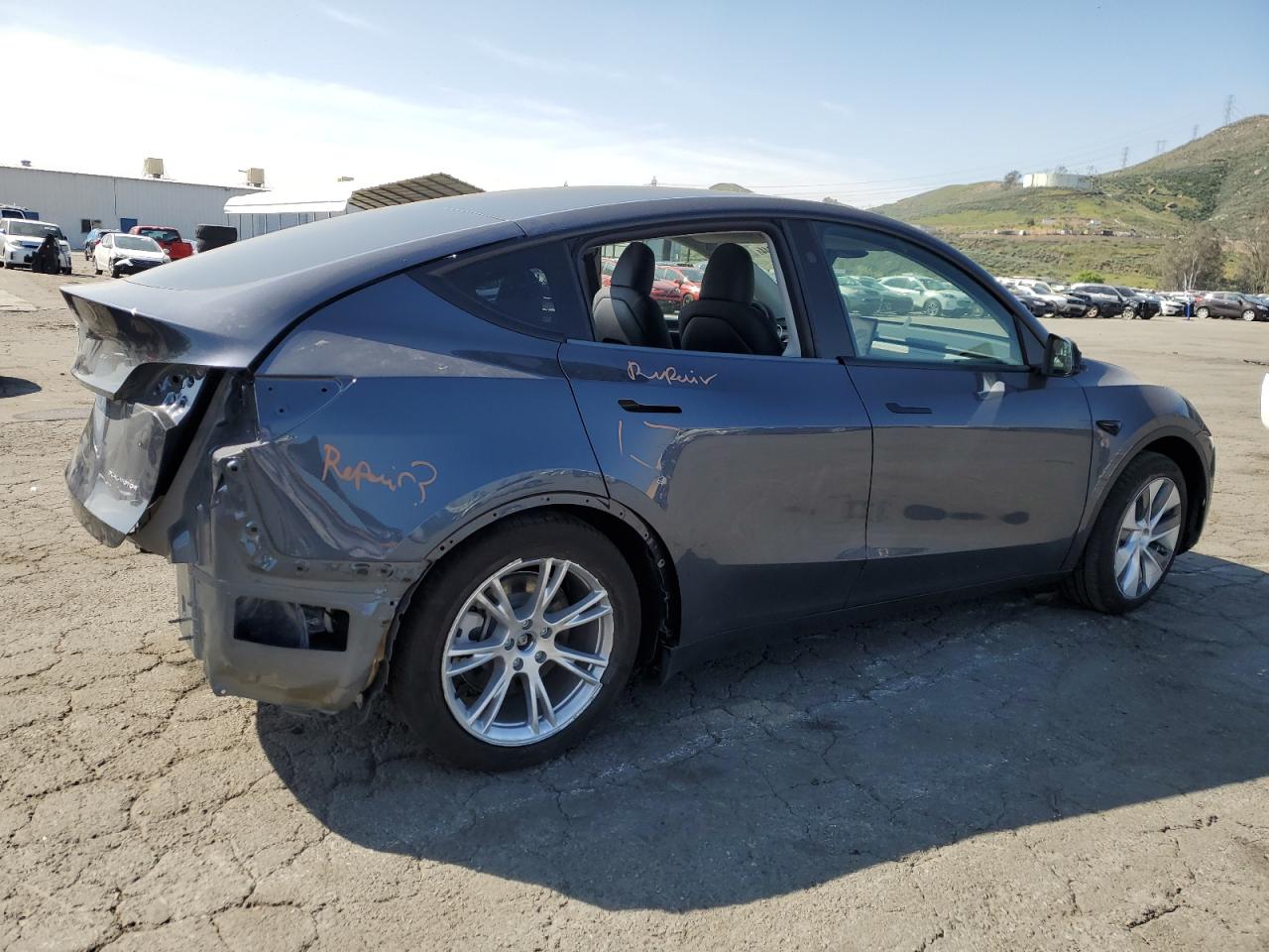 2024 TESLA MODEL Y  VIN:7SAYGDEE2RA216828