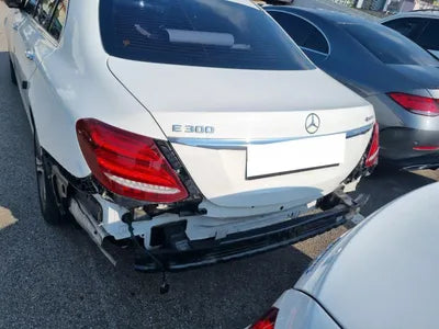 2019 Mercedes-Benz E 300 WDDZF4JB4KA677326 VIN:WDDZF4JB4KA677326