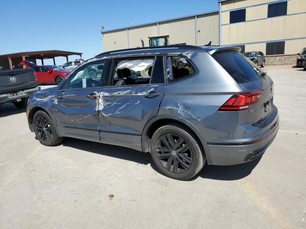 2022 VOLKSWAGEN TIGUAN SE R-LINE BLACK VIN:3VVCB7AXXNM166155