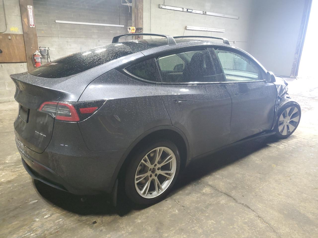 2024 TESLA MODEL Y  VIN:7SAYGAEE8RF063468