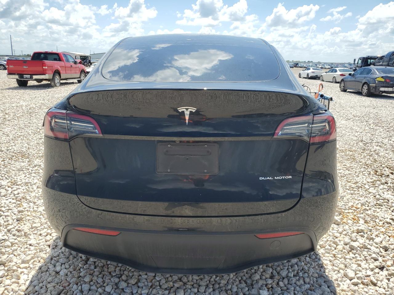 2022 TESLA MODEL Y  VIN:7SAYGDEE4NA019007