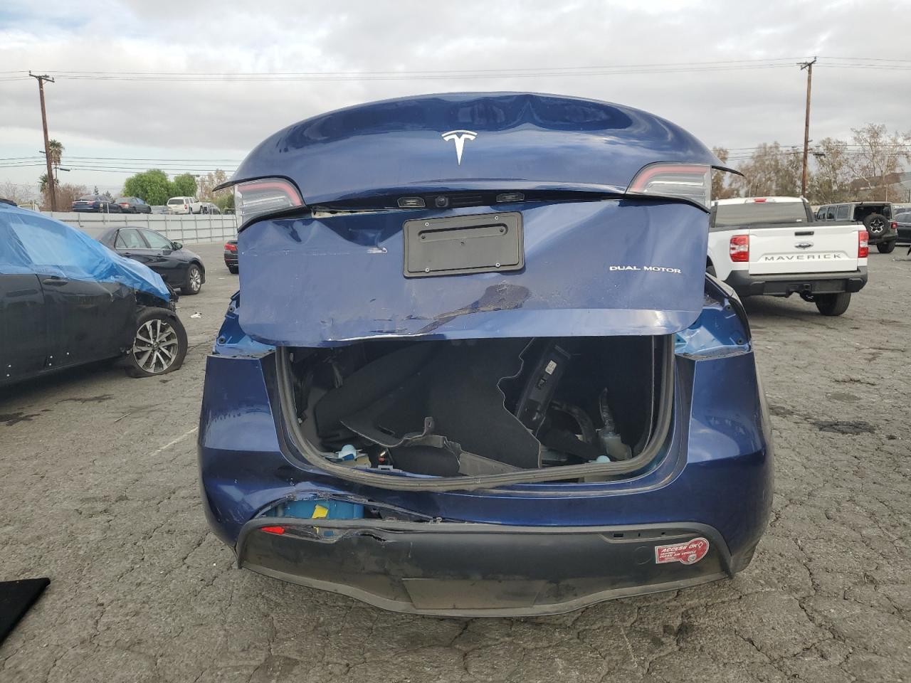 2023 TESLA MODEL Y  VIN:7SAYGDEE6PF875303