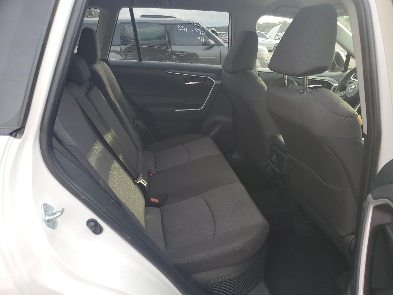 2022 TOYOTA RAV4 XLE VIN:JTMRWRFV3ND154537