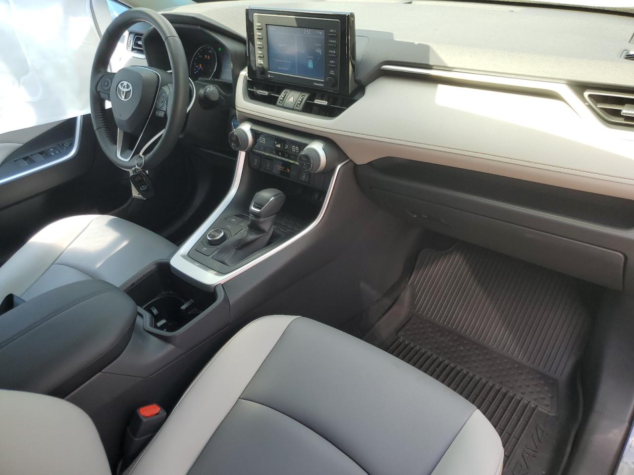 2022 TOYOTA RAV4 XLE PREMIUM VIN:JTMB6RFV4ND059986