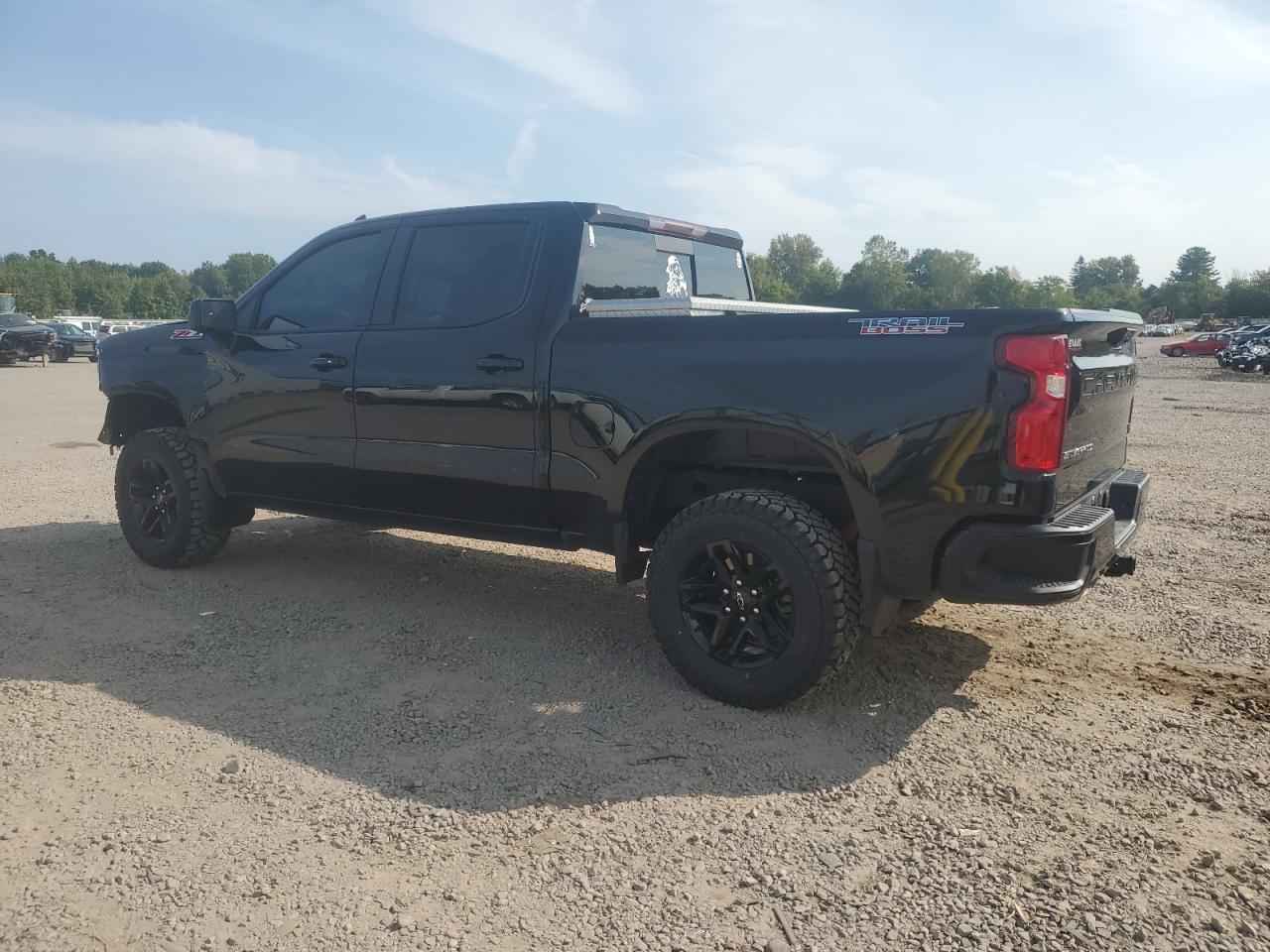 2024 CHEVROLET SILVERADO K1500 LT TRAIL BOSS VIN:3GCUDFED9RG159192