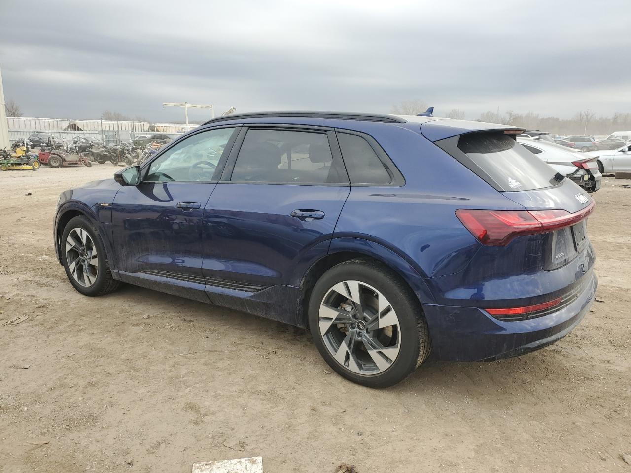 2022 AUDI E-TRON PREMIUM VIN:WA1AAAGEXNB025213