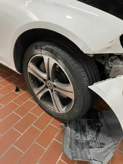 2019 Mercedes-Benz E 300 WDDZF4JB8KA680746 VIN:WDDZF4JB8KA680746