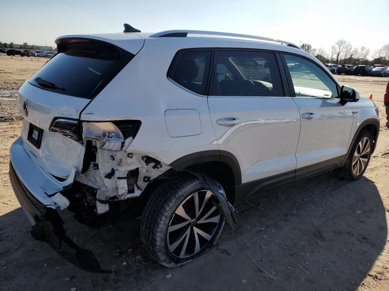 2022 VOLKSWAGEN TAOS SE VIN:3VVRX7B20NM015095