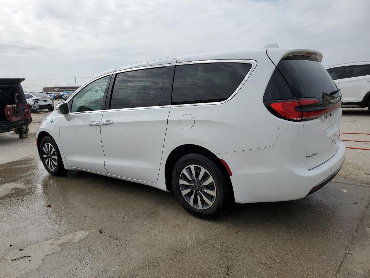2022 CHRYSLER PACIFICA HYBRID TOURING L VIN:2C4RC1L74NR143639
