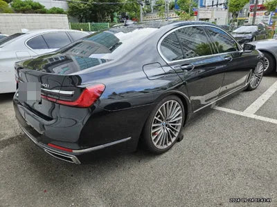 2022 BMW 740 VIN: