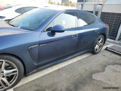 2015 Porsche Panamera VIN: