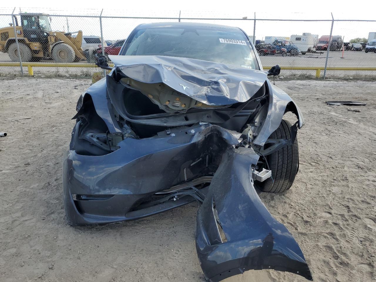 2024 TESLA MODEL Y  VIN:7SAYGDEE1RA322283