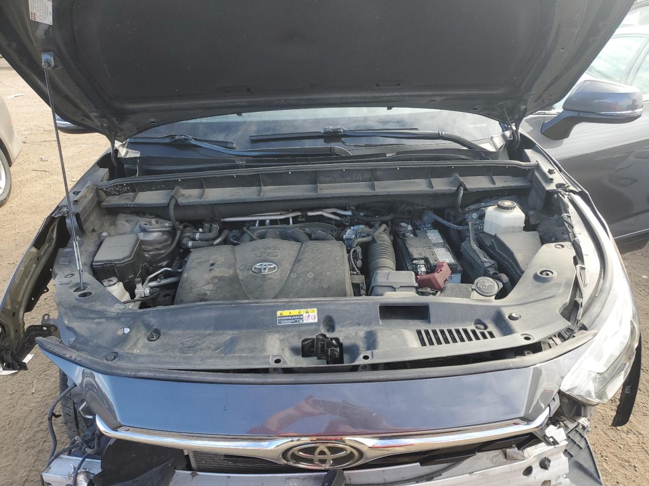 2022 TOYOTA HIGHLANDER XLE VIN:5TDGZRBH1NS184512