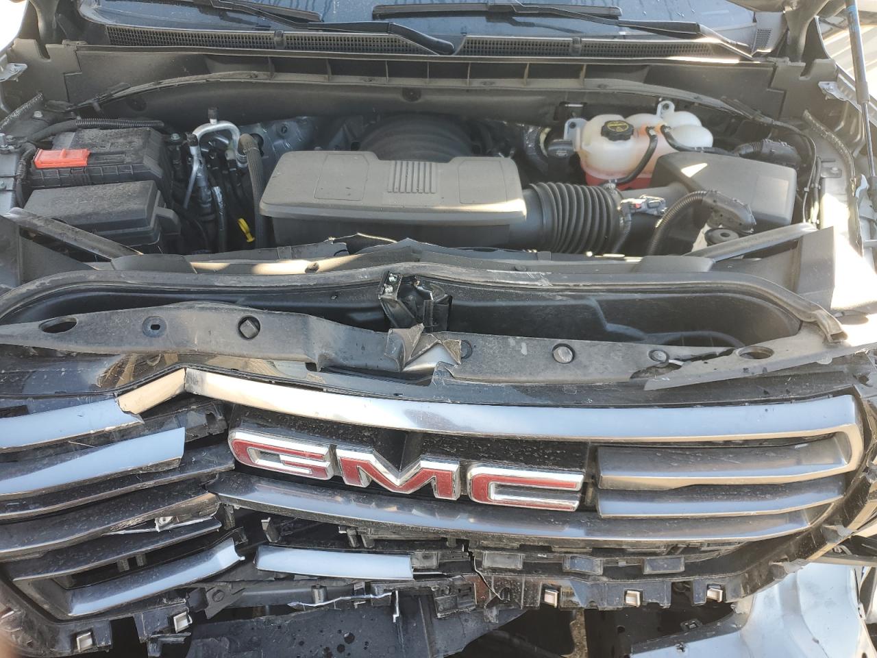 2024 GMC YUKON AT4 VIN:1GKS2CKL8RR380827