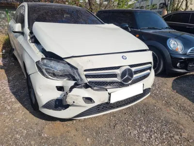 2015 Mercedes-Benz A 180 WDDBF1CB7FJ335596 VIN:WDDBF1CB7FJ335596