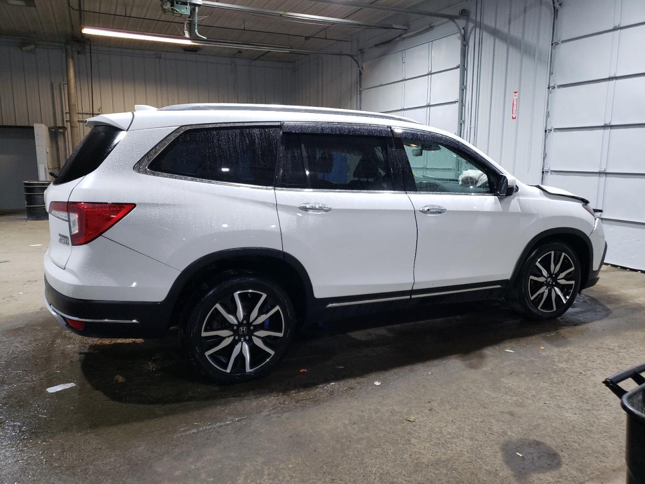 2022 HONDA PILOT TOURING VIN:5FNYF6H62NB031482