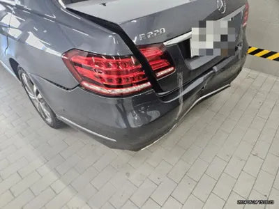 2016 Mercedes-Benz E 220 VIN: