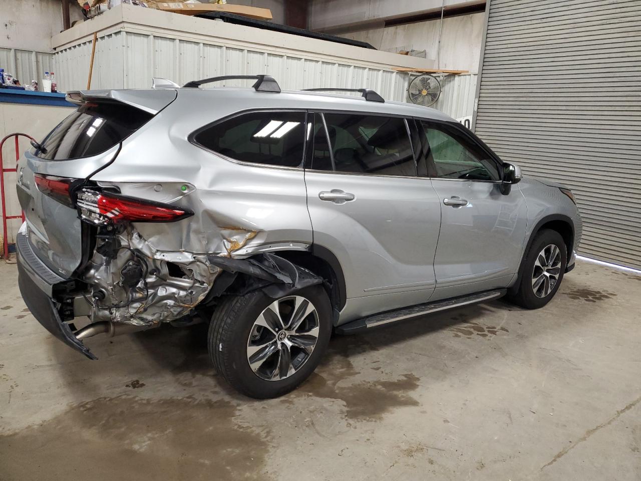 2022 TOYOTA HIGHLANDER XLE VIN:5TDGZRAH6NS133959