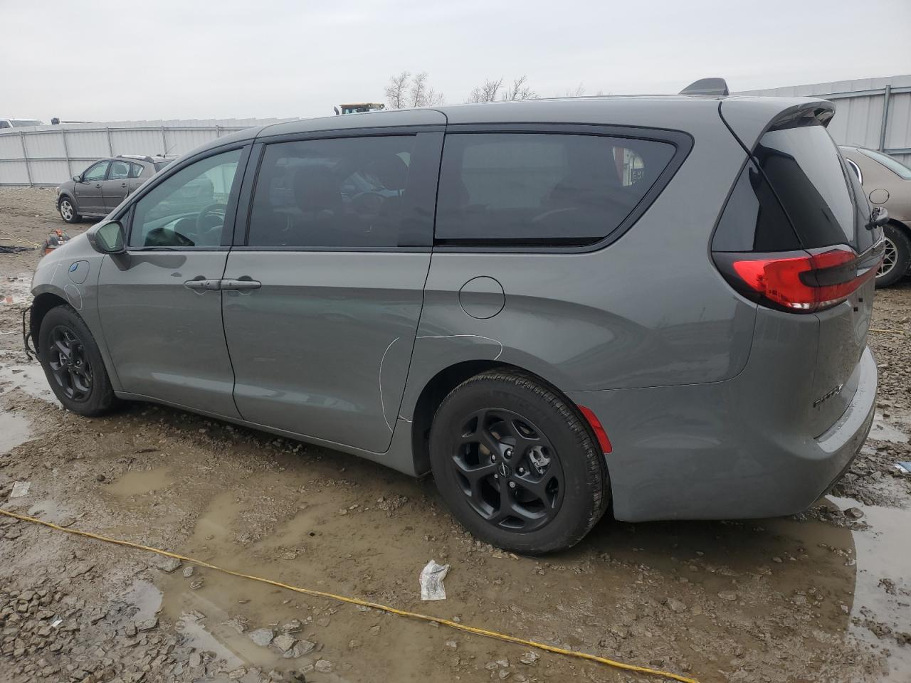 2022 CHRYSLER PACIFICA HYBRID TOURING L VIN:2C4RC1L78NR227477