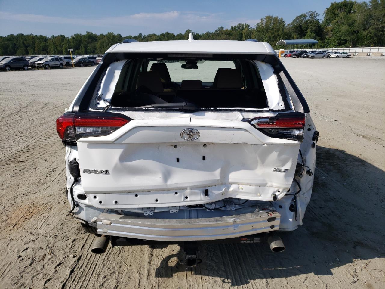 2022 TOYOTA RAV4 XLE VIN:2T3W1RFVXNC198069