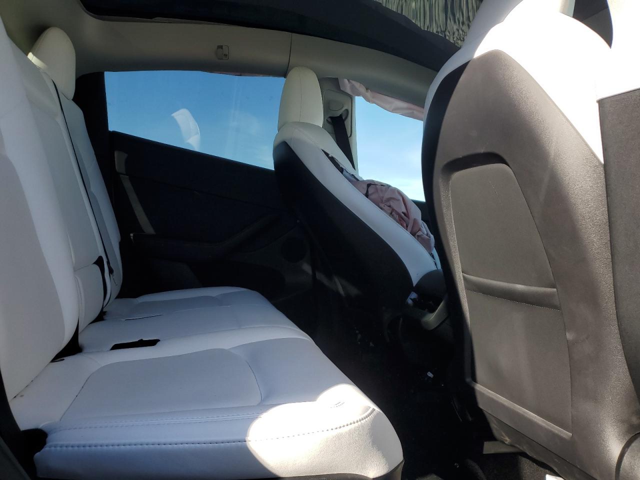 2024 TESLA MODEL Y  VIN:7SAYGAEE0RF983742