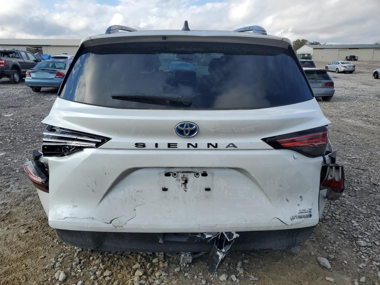 2022 TOYOTA SIENNA XLE VIN:5TDJRKEC2NS134974