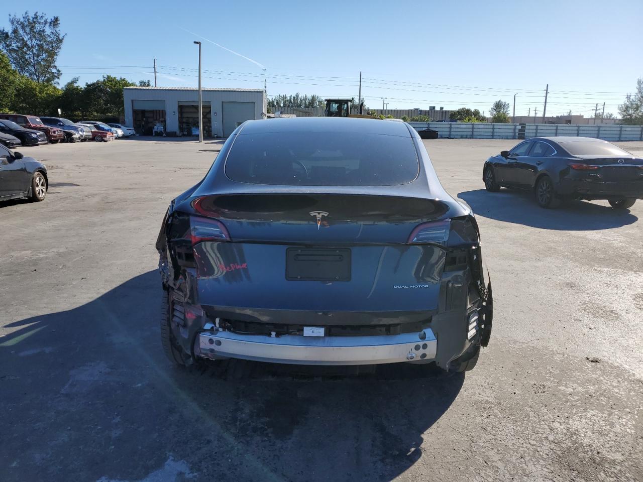 2024 TESLA MODEL Y  VIN:7SAYGDEEXRA256106