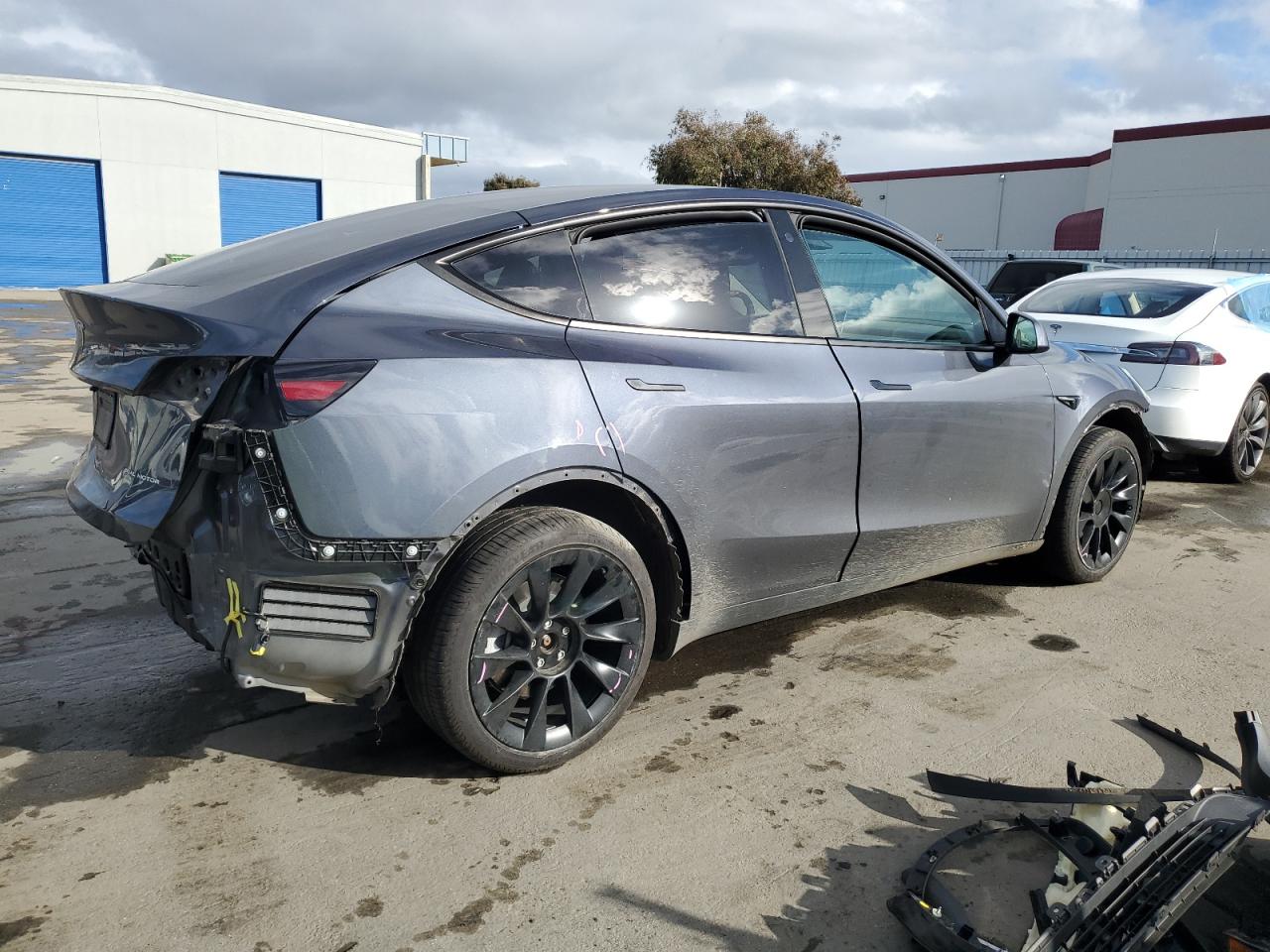2022 TESLA MODEL Y  VIN:7SAYGDEE7NF461685