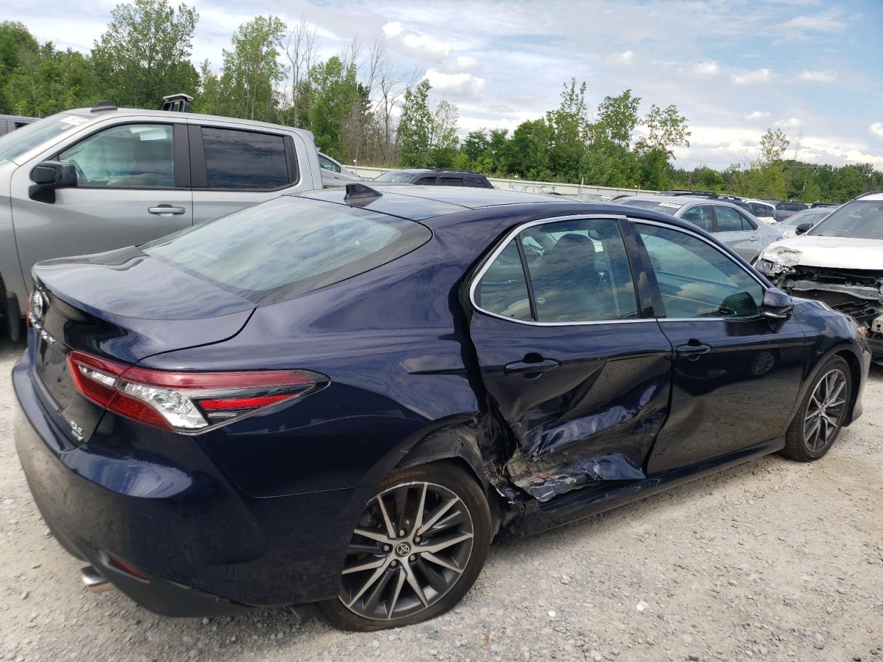 2022 TOYOTA CAMRY XLE VIN:4T1F11BKXNU070659