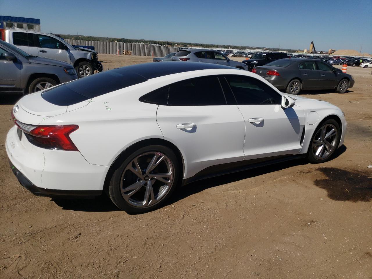 2022 AUDI E-TRON GT PREMIUM PLUS VIN:WAUFJBFW8N7010379