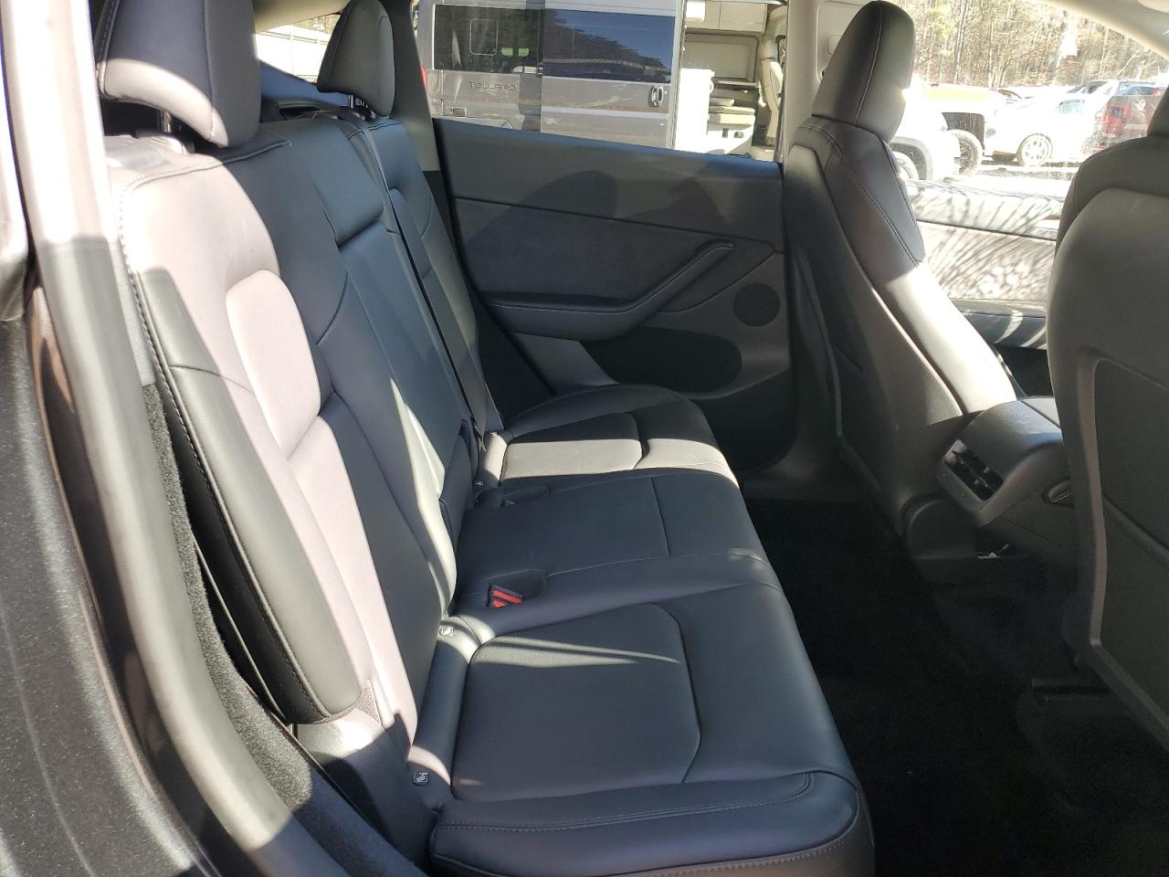 2024 TESLA MODEL Y  VIN:7SAYGDEE3RF995207