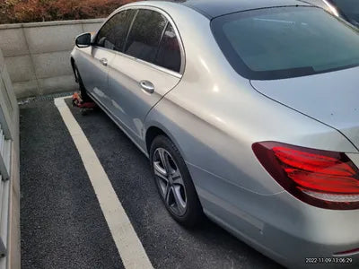 2017 Mercedes-Benz E 300 VIN: