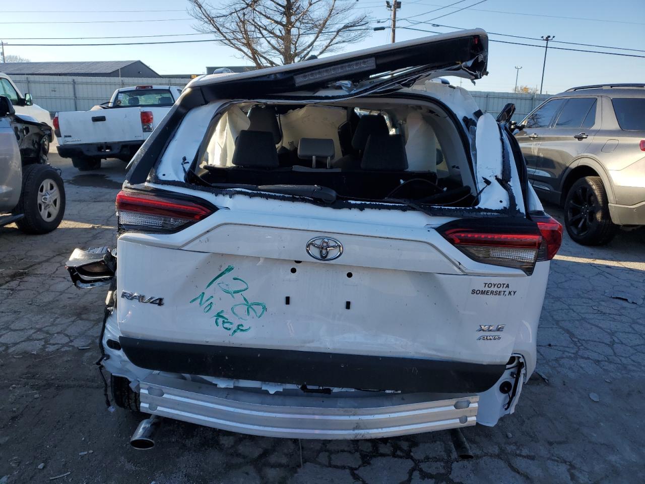 2024 TOYOTA RAV4 XLE VIN:2T3P1RFV7RW412928