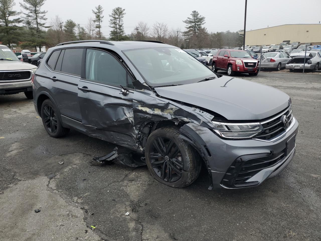 2022 VOLKSWAGEN TIGUAN SE R-LINE BLACK VIN:3VV8B7AX0NM020532