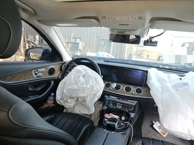 2016 Mercedes-Benz E 300 VIN: