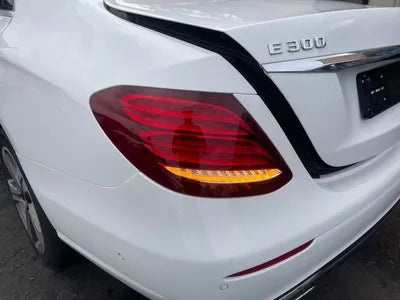 2018 Mercedes-Benz E 300 WDDZF4JB8JA387881 VIN:WDDZF4JB8JA387881