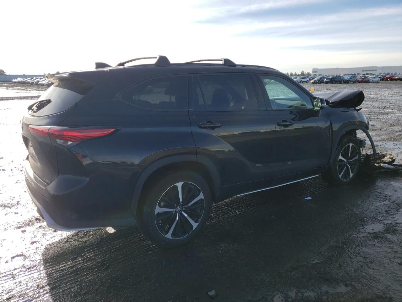 2022 TOYOTA HIGHLANDER XSE VIN:5TDJZRBH1NS250059