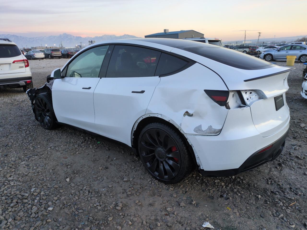 2022 TESLA MODEL Y  VIN:7SAYGDEF3NF460378