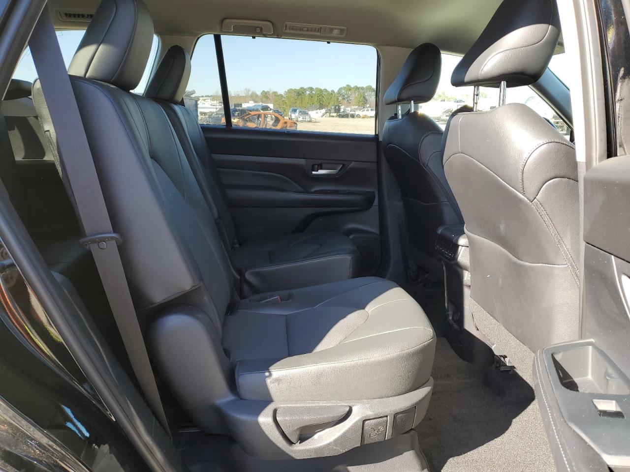 2024 TOYOTA GRAND HIGHLANDER XLE VIN:5TDAAAA57RS016059