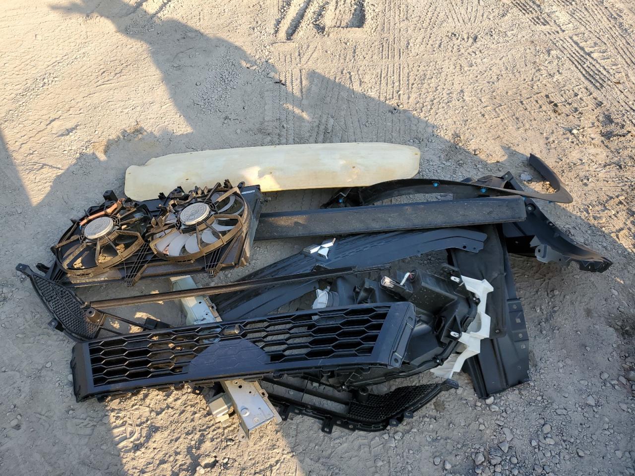 2022 MITSUBISHI ECLIPSE CROSS LE VIN:JA4ATVAA8NZ059388