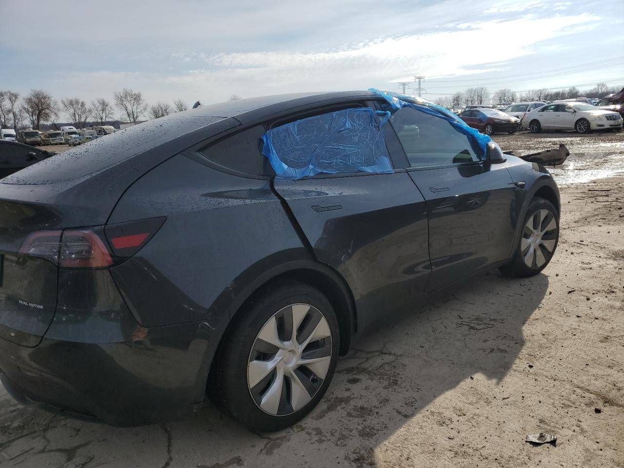 2024 TESLA MODEL Y  VIN:7SAYGDEE5RF995614