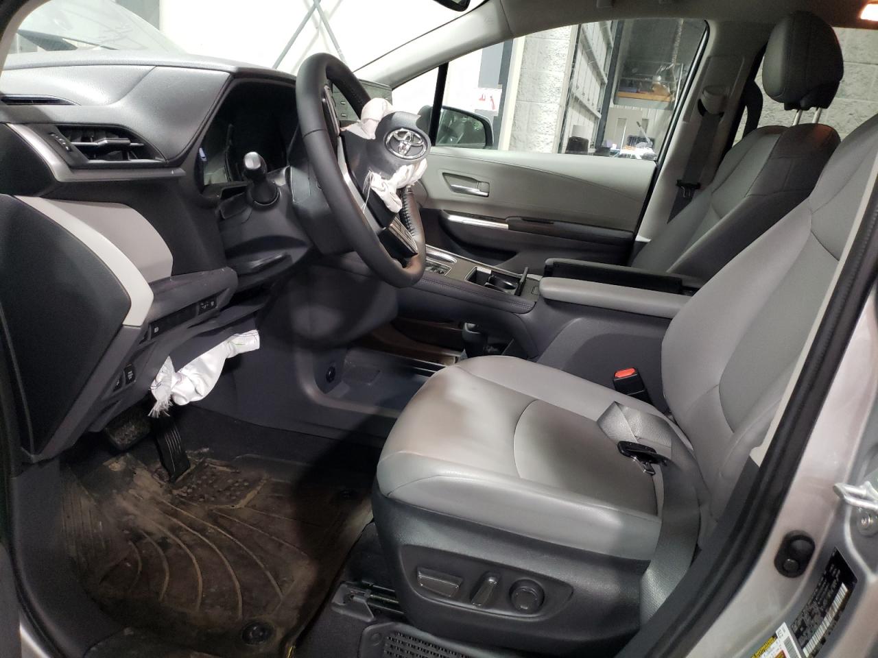 2022 TOYOTA SIENNA XLE VIN:5TDYSKFC0NS070208