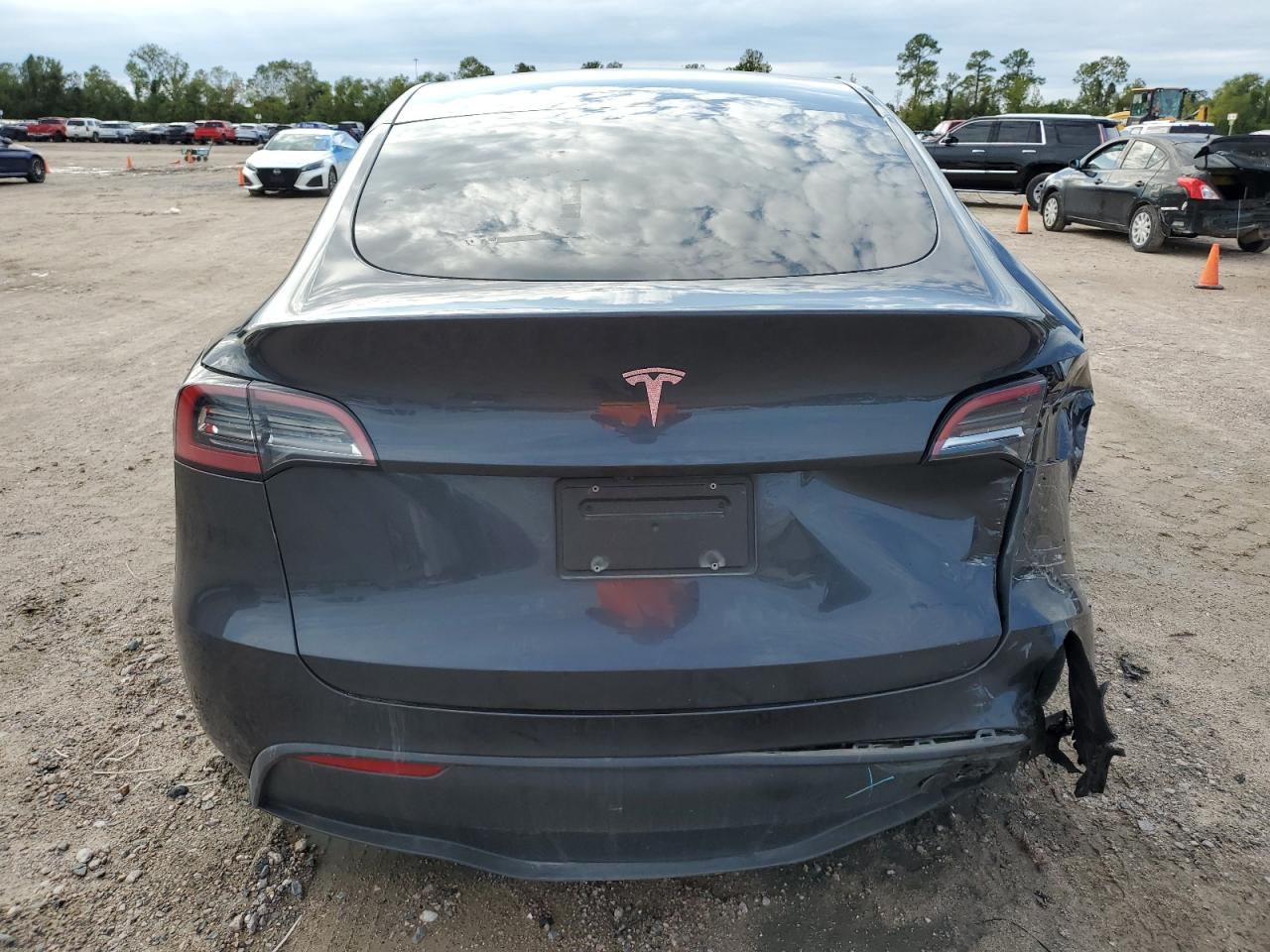 2024 TESLA MODEL Y  VIN:7SAYGDED7RF044760