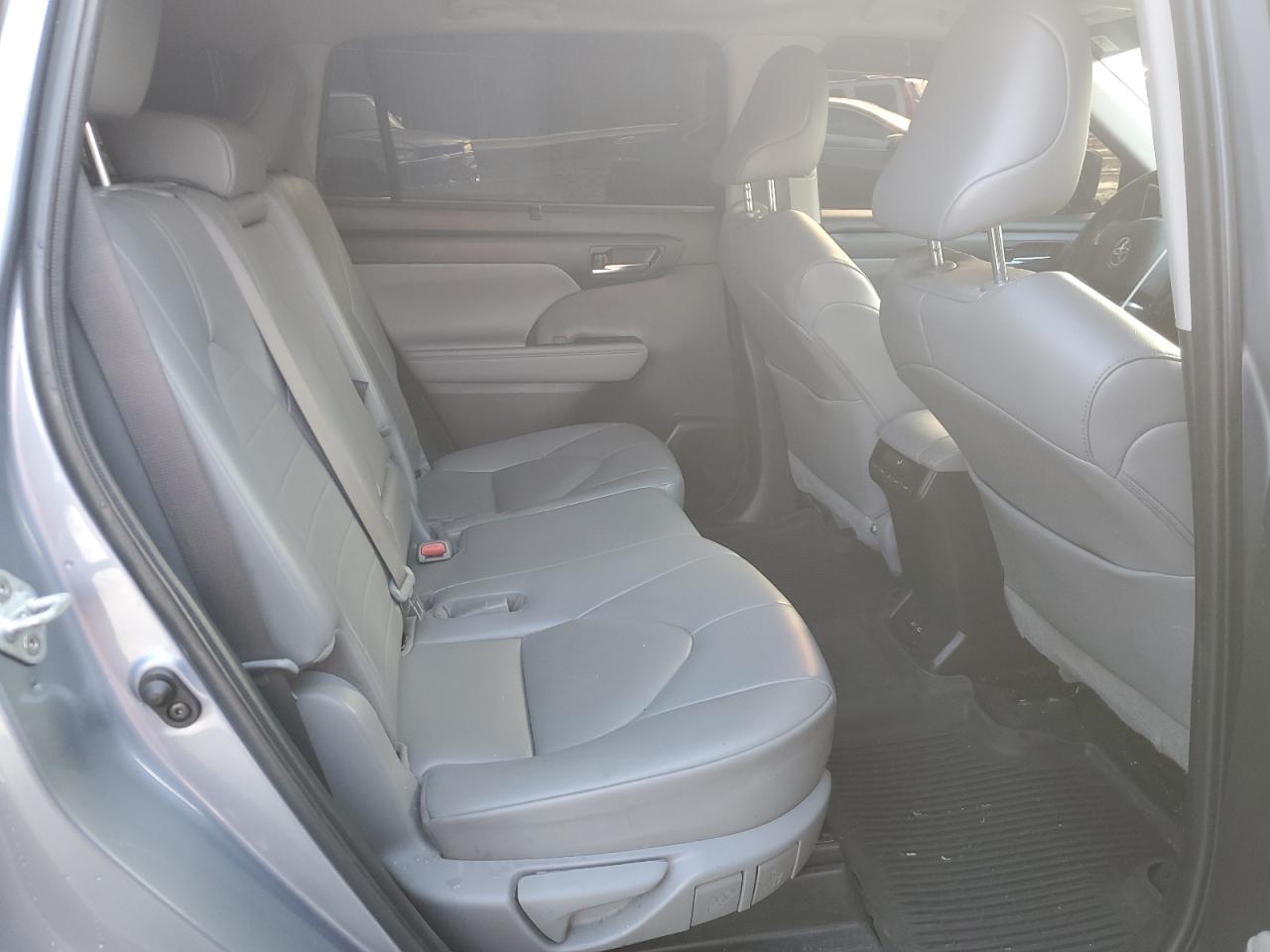 2022 TOYOTA HIGHLANDER XLE VIN:5TDGZRBH4NS246436