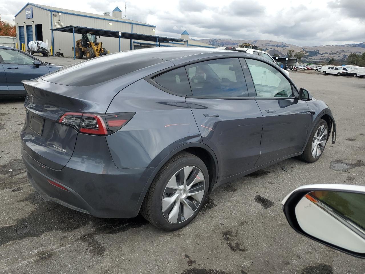 2023 TESLA MODEL Y  VIN:7SAYGDEE0PF695329