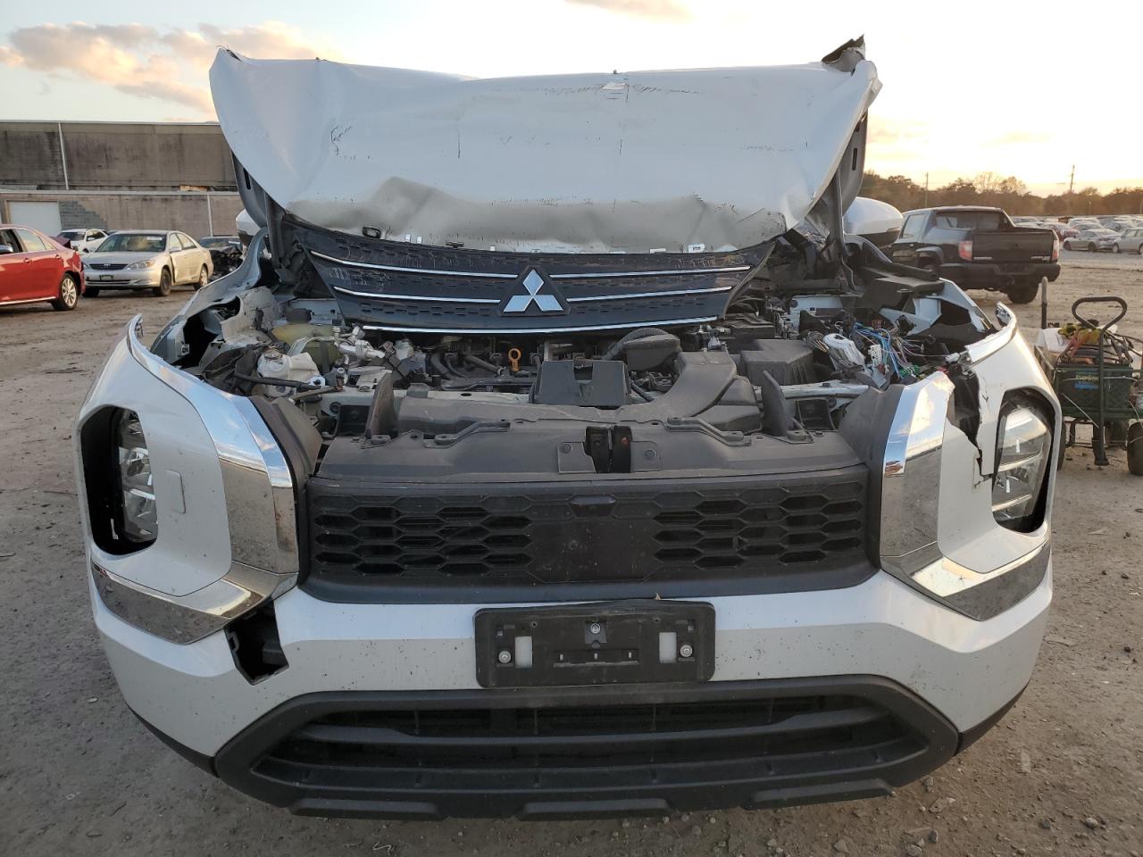 2022 MITSUBISHI OUTLANDER ES VIN:JA4J4TA80NZ048531